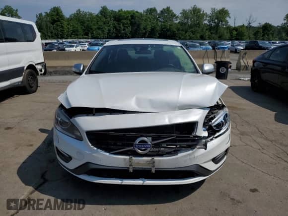 2014 Volvo S60 T6 with VIN YV1902FH9E2289403, listed as a Copart auction lot 62360975 with 185,473 mi miles and Salvage title. Bid and sale history available at DreamBid. Image 5.