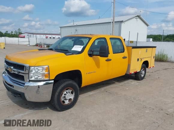 2008 Chevrolet Silverado 2500HD z VIN 1GBHK23658F224144, wystawiony jako IAAI lot #42512936 z przebiegiem 234 333 mil mil oraz . Historia ofert i sprzedaży dostępna na DreamBid. Obrazek 17.