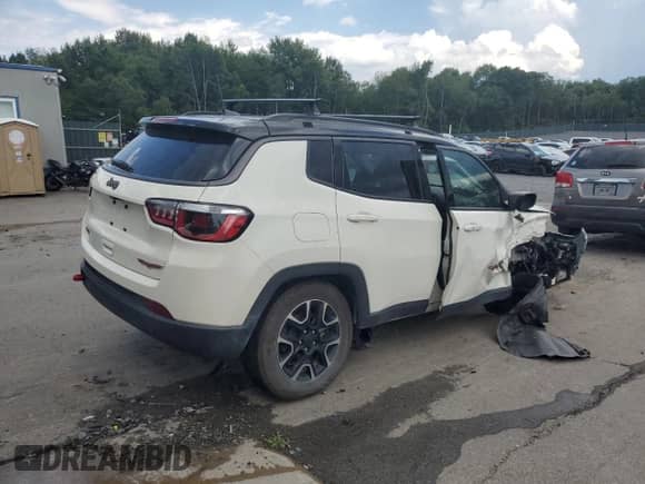 2020 Jeep Compass Trailhawk z VIN 3C4NJDDB6LT184728, wystawiony jako Copart lot #65729635 z przebiegiem Nie podano mil oraz Szkoda całkowita • Salvage title. Historia ofert i sprzedaży dostępna na DreamBid. Obrazek 3.