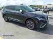 2024 Volkswagen Tiguan z VIN 3VVTB7AX9RM218526, wystawiony jako IAAI lot #42564195 z przebiegiem Nie podano mil oraz . Historia ofert i sprzedaży dostępna na DreamBid. Obrazek 1.