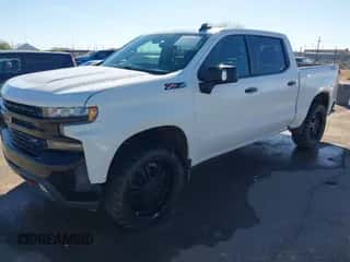 2020 Chevrolet Silverado 1500 LT Trail Boss z VIN 1GCPYFED8LZ363331, wystawiony jako IAAI lot #43481081 z przebiegiem 61 469 mil mil oraz . Historia ofert i sprzedaży dostępna na DreamBid. Obrazek 2.