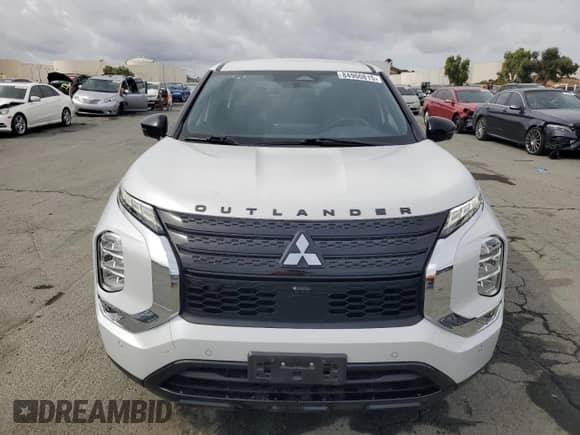 2023 Mitsubishi Outlander SE with VIN JA4J3UA84PZ034708, listed as a Copart auction lot 84960815 with 127,143 mi miles and Salvage title. Bid and sale history available at DreamBid. Image 5.