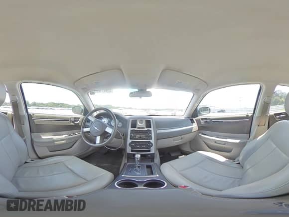 2010 Chrysler 300 Touring с VIN 2C3CA5CV8AH160837, выставлен на аукционе Copart как лот 69476995 с пробегом 106 835 миль миль и Списание • Salvage title. История ставок и продаж доступна на DreamBid. Изображение 14.