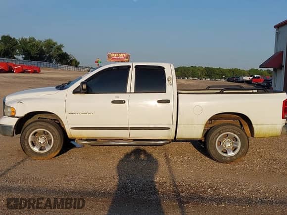 2004 Dodge 1500 SLT with VIN 1D7HU18N74S643300, listed as a IAAI auction lot 43164011 with 260,728 mi miles and . Bid and sale history available at DreamBid. Image 15.