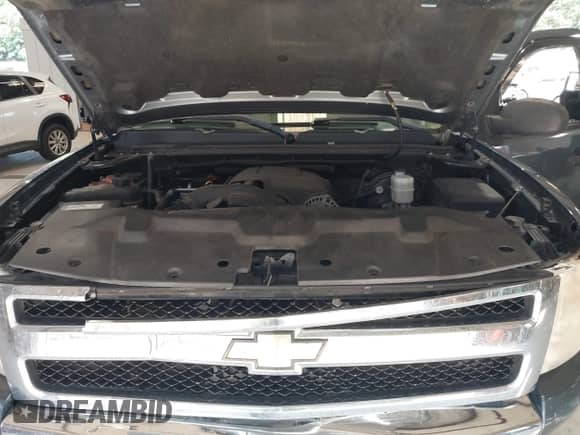 2007 Chevrolet Silverado 1500 1LT with VIN 2GCEC19C471672495, listed as a IAAI auction lot 42573132 with 238,844 mi miles and . Bid and sale history available at DreamBid. Image 10.