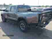 2019 Toyota Tacoma SR z VIN 3TMCZ5AN6KM229020, wystawiony jako IAAI lot #43090158 z przebiegiem 117 151 mil mil oraz . Historia ofert i sprzedaży dostępna na DreamBid. Obrazek 3.