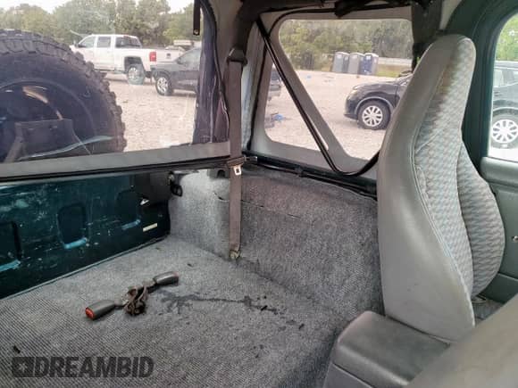 1999 Jeep Wrangler Sport with VIN 1J4FY19S7XP435204, listed as a Copart auction lot 83820835 with 263,738 mi miles and Clean title. Bid and sale history available at DreamBid. Image 10.