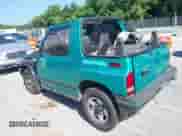 1995 Chevrolet Tracker с VIN 2CNBJ1865S6924234, выставлен на аукционе IAAI как лот 42493263 с пробегом 158 552 миль миль и . История ставок и продаж доступна на DreamBid. Изображение 3.