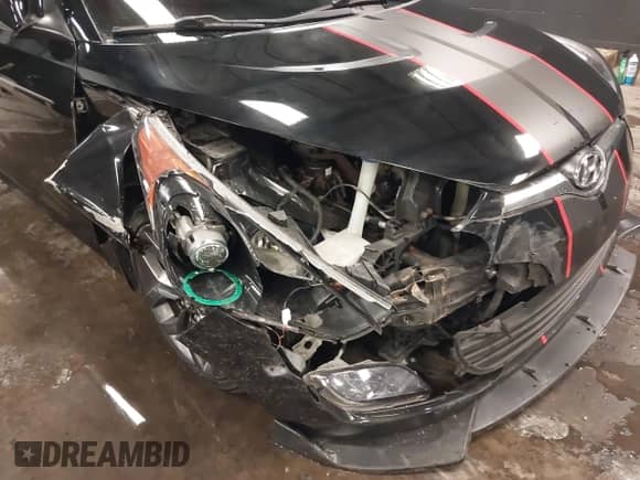 2015 Hyundai Veloster RE:FLEX with VIN KMHTC6AD2FU223615, listed as a IAAI auction lot 41388773 with 111,381 mi miles and . Bid and sale history available at DreamBid. Image 18.