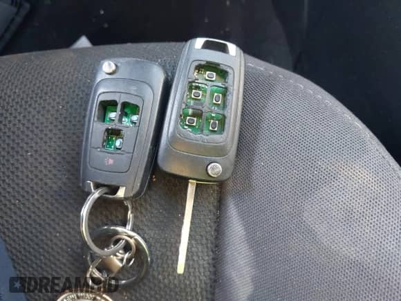 2014 Chevrolet Cruze 1LT z VIN 1G1PC5SB7E7144699, wystawiony jako IAAI lot #43241551 z przebiegiem 156 411 mil mil oraz . Historia ofert i sprzedaży dostępna na DreamBid. Obrazek 11.