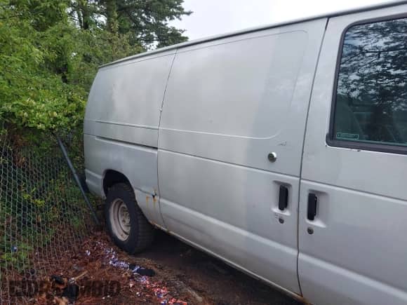 2010 Ford Econoline Cargo Commercial with VIN 1FTNE1EW9ADA91337, listed as a IAAI auction lot 42420912 with 133,614 mi miles and . Bid and sale history available at DreamBid. Image 4.