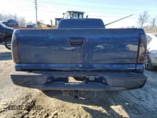 2000 Chevrolet Silverado 2500 z VIN 1GCGK24U5YE341278, wystawiony jako Copart lot #88447825 z przebiegiem 256 226 mil mil oraz Szkoda całkowita • Salvage title. Historia ofert i sprzedaży dostępna na DreamBid. Obrazek 6.