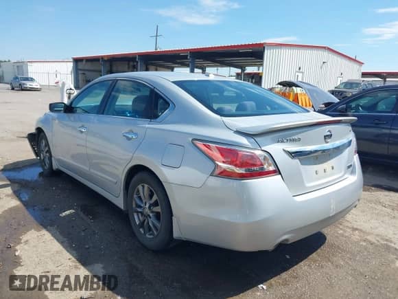 2015 Nissan Altima S z VIN 1N4AL3APXFN920440, wystawiony jako IAAI lot #43361458 z przebiegiem 141 794 mil mil oraz . Historia ofert i sprzedaży dostępna na DreamBid. Obrazek 3.