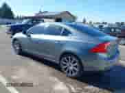 2017 Volvo S60 Inscription с VIN LYV402HK7HB120640, выставлен на аукционе IAAI как лот 41583114 с пробегом 71 884 миль миль и . История ставок и продаж доступна на DreamBid. Изображение 3.