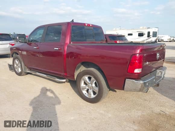 2017 Ram 1500 Big Horn z VIN 1C6RR6LT0HS514041, wystawiony jako IAAI lot #42028359 z przebiegiem 102 410 mil mil oraz . Historia ofert i sprzedaży dostępna na DreamBid. Obrazek 3.