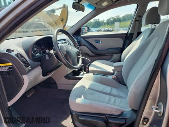 2010 Hyundai Elantra SE с VIN KMHDU4AD5AU168544, выставлен на аукционе Copart как лот 67818135 с пробегом 180 027 миль миль и На запчасти • Non repairable. История ставок и продаж доступна на DreamBid. Изображение 7.