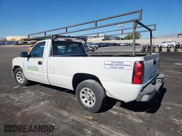 2007 Chevrolet Silverado 1500 Work Truck with VIN 1GCEC14X57Z171715, listed as a Copart auction lot 65224925 with 207,935 mi miles and Clean title. Bid and sale history available at DreamBid. Image 2.