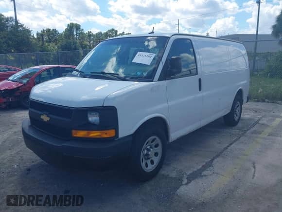 2014 Chevrolet Express Cargo with VIN 1GCSGAFX0E1176031, listed as a IAAI auction lot 43321184 with 286,895 mi miles and . Bid and sale history available at DreamBid. Image 17.