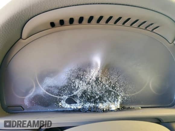 2012 BMW 5 Series 550i с VIN WBAFR9C56CDV58795, выставлен на аукционе Copart как лот 81127355 с пробегом Не указан миль и Списание • Salvage title. История ставок и продаж доступна на DreamBid. Изображение 9.