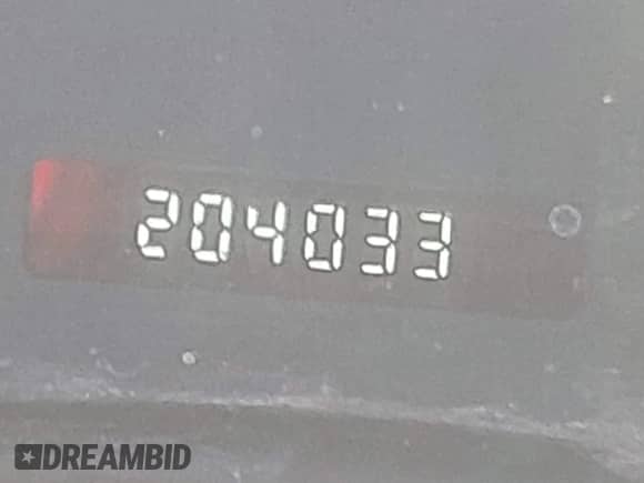 2004 Chevrolet Malibu Classic z VIN 1G1ND52F94M585838, wystawiony jako IAAI lot #41013743 z przebiegiem 204 033 mil mil oraz . Historia ofert i sprzedaży dostępna na DreamBid. Obrazek 15.