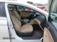 2013 Hyundai Sonata GLS z VIN 5NPEB4AC1DH781832, wystawiony jako IAAI lot #43311734 z przebiegiem 150 380 mil mil oraz . Historia ofert i sprzedaży dostępna na DreamBid. Obrazek 5.