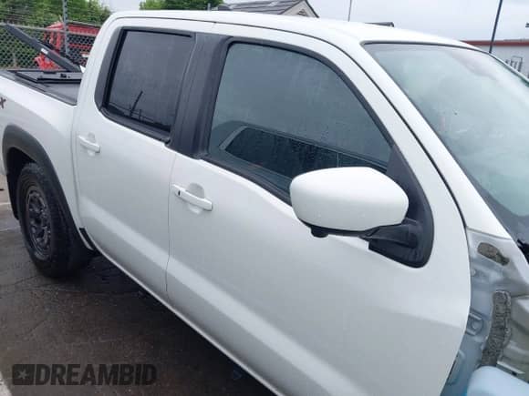 2025 Nissan Frontier SV с VIN 1N6ED1EJ8SN610734, выставлен на аукционе IAAI как лот 42210100 с пробегом 8 465 миль миль и . История ставок и продаж доступна на DreamBid. Изображение 14.