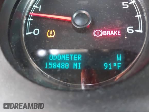 2011 Chevrolet Suburban LS z VIN 1GNSKHE3XBR239159, wystawiony jako IAAI lot #42399749 z przebiegiem 158 480 mil mil oraz . Historia ofert i sprzedaży dostępna na DreamBid. Obrazek 15.