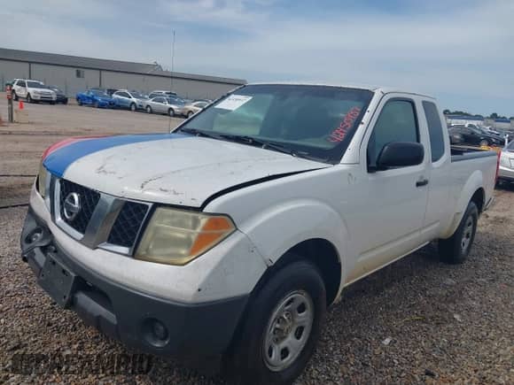 2007 Nissan Frontier XE z VIN 1N6BD06T07C423830, wystawiony jako IAAI lot #42450937 z przebiegiem 397 978 mil mil oraz . Historia ofert i sprzedaży dostępna na DreamBid. Obrazek 2.