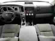 2008 Toyota Tundra z VIN 5TFCV54118X008593, wystawiony jako Copart lot #86814015 z przebiegiem 247 891 mil mil oraz Czysty tytuł • Clean title. Historia ofert i sprzedaży dostępna na DreamBid. Obrazek 8.