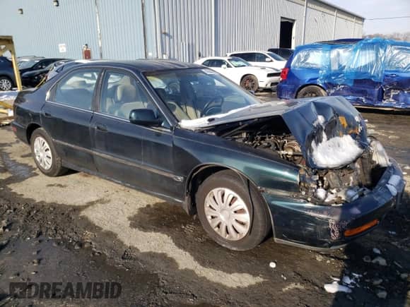 1996 Honda Accord with VIN 1HGCE6644TA028850, listed as a Copart auction lot 42564835 with 116,354 mi miles and Salvage title. Bid and sale history available at DreamBid. Image 4.