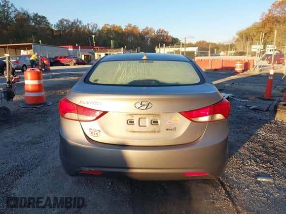 2013 Hyundai Elantra GLS с VIN KMHDH4AE0DU895818, выставлен на аукционе IAAI как лот 43436492 с пробегом 118 885 миль миль и . История ставок и продаж доступна на DreamBid. Изображение 17.