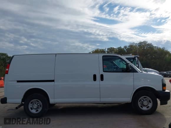 2020 Chevrolet Express Cargo с VIN 1GCWGAFG3L1252632, выставлен на аукционе IAAI как лот 43463343 с пробегом 96 710 миль миль и . История ставок и продаж доступна на DreamBid. Изображение 14.