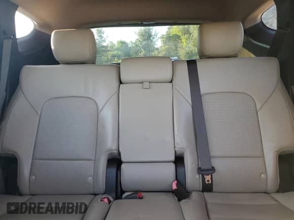 2015 Hyundai Santa Fe с VIN 5XYZU3LB5FG247480, выставлен на аукционе Copart как лот 84731745 с пробегом 116 626 миль миль и Списание • Salvage title. История ставок и продаж доступна на DreamBid. Изображение 10.