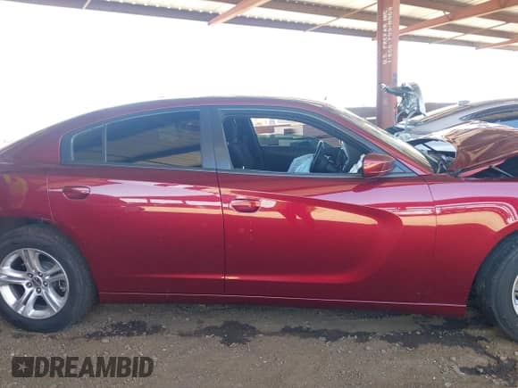 2019 Dodge Charger SXT z VIN 2C3CDXBG5KH745706, wystawiony jako IAAI lot #42609399 z przebiegiem 107 418 mil mil oraz . Historia ofert i sprzedaży dostępna na DreamBid. Obrazek 13.