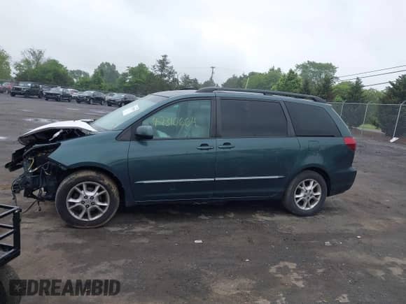 2005 Toyota Sienna XLE z VIN 5TDZA22C75S326079, wystawiony jako IAAI lot #42310604 z przebiegiem 149 265 mil mil oraz . Historia ofert i sprzedaży dostępna na DreamBid. Obrazek 15.