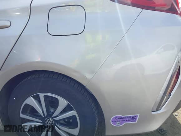 2018 Toyota Prius Plus z VIN JTDKARFP7J3099284, wystawiony jako IAAI lot #42920662 z przebiegiem 51 694 mil mil oraz . Historia ofert i sprzedaży dostępna na DreamBid. Obrazek 19.