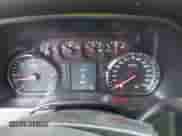 2018 Chevrolet Silverado 1500 Custom z VIN 1GCRCPEC0JZ356018, wystawiony jako IAAI lot #43425403 z przebiegiem 64 996 mil mil oraz . Historia ofert i sprzedaży dostępna na DreamBid. Obrazek 7.