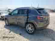2022 Jeep Compass Latitude Lux с VIN 3C4NJDFB4NT185506, выставлен на аукционе Copart как лот 68849535 с пробегом 45 649 миль миль и Списание • Salvage title. История ставок и продаж доступна на DreamBid. Изображение 2.