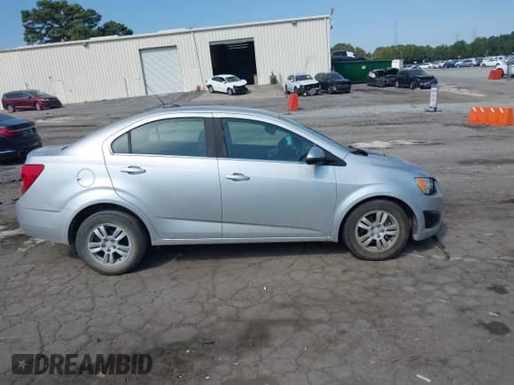 2015 Chevrolet Sonic LT с VIN 1G1JC5SB7F4116118, выставлен на аукционе IAAI как лот 43208939 с пробегом 118 161 миль миль и . История ставок и продаж доступна на DreamBid. Изображение 13.