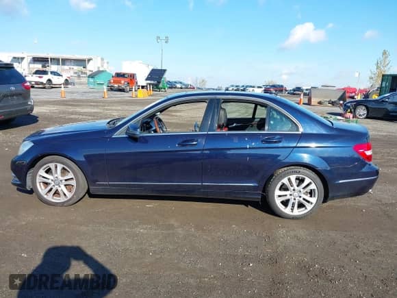 2013 Mercedes-Benz C 300 Sport с VIN WDDGF8ABXDR249974, выставлен на аукционе IAAI как лот 43504885 с пробегом 152 222 миль миль и . История ставок и продаж доступна на DreamBid. Изображение 14.