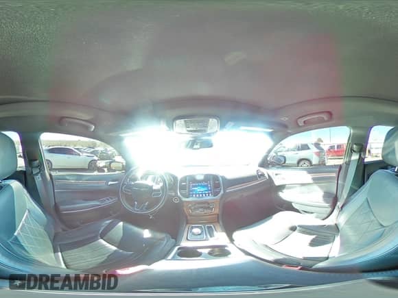 2017 Chrysler 300 C Platinum z VIN 2C3CCASG4HH526874, wystawiony jako Copart lot #45935975 z przebiegiem 43 285 mil mil oraz Szkoda całkowita • Salvage title. Historia ofert i sprzedaży dostępna na DreamBid. Obrazek 14.