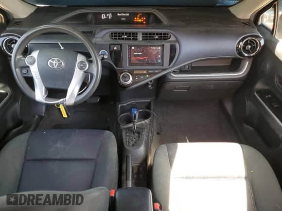 2016 Toyota Prius One z VIN JTDKDTB38G1589356, wystawiony jako Copart lot #71558855 z przebiegiem 132 870 mil mil oraz Szkoda całkowita • Salvage title. Historia ofert i sprzedaży dostępna na DreamBid. Obrazek 8.