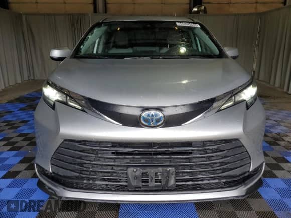 2023 Toyota Sienna LE с VIN 5TDKRKEC2PS162751, выставлен на аукционе Copart как лот 68035485 с пробегом 34 234 миль миль и Списание • Salvage title. История ставок и продаж доступна на DreamBid. Изображение 5.