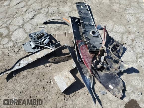 2024 Chevrolet Blazer EV eAWD LT z VIN 3GNKDBRJ5RS213866, wystawiony jako Copart lot #53332795 z przebiegiem 14 069 mil mil oraz Szkoda całkowita • Salvage title. Historia ofert i sprzedaży dostępna na DreamBid. Obrazek 13.