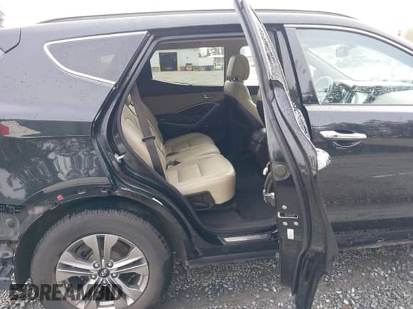 2016 Hyundai Santa Fe с VIN 5XYZUDLB1GG331495, выставлен на аукционе IAAI как лот 43326106 с пробегом 129 260 миль миль и . История ставок и продаж доступна на DreamBid. Изображение 8.