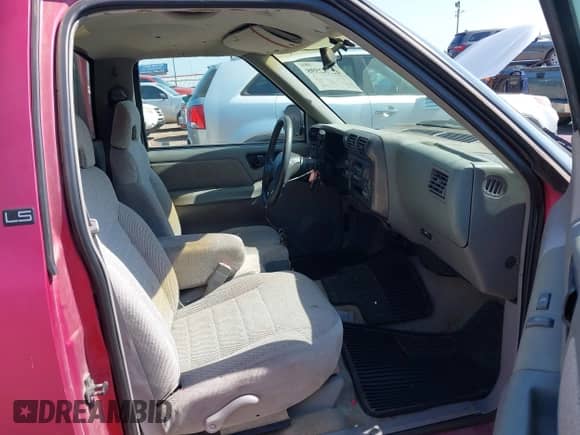 1994 Chevrolet S-10 LS Xtreme с VIN 1GCCS14W8RK130413, выставлен на аукционе IAAI как лот 42782598 с пробегом 68 040 миль миль и . История ставок и продаж доступна на DreamBid. Изображение 5.