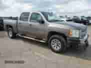 2012 Chevrolet Silverado 1500 LS z VIN 3GCPCREA1CG237415, wystawiony jako IAAI lot #43135420 z przebiegiem 215 687 mil mil oraz . Historia ofert i sprzedaży dostępna na DreamBid. Obrazek 1.