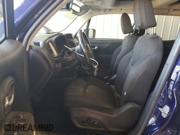 2017 Jeep Renegade Latitude with VIN ZACCJBBB4HPG16374, listed as a Copart auction lot 80868585 with 160,290 mi miles and Salvage title. Bid and sale history available at DreamBid. Image 7.