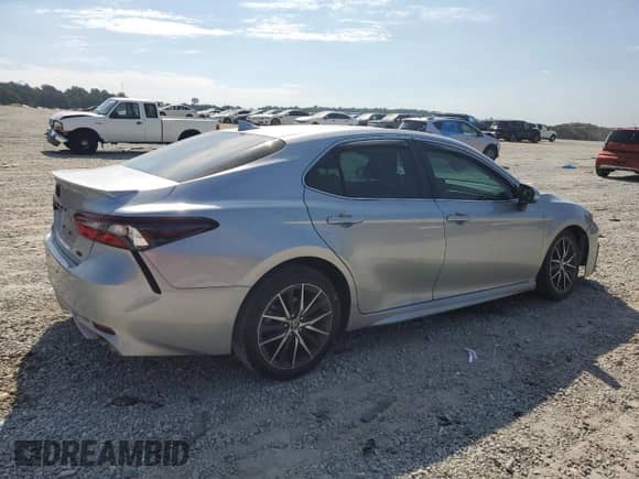 2024 Toyota Camry SE with VIN 4T1G11AKXRU889778, listed as a Copart auction lot 71438455 with 14,238 mi miles and Salvage title. Bid and sale history available at DreamBid. Image 3.