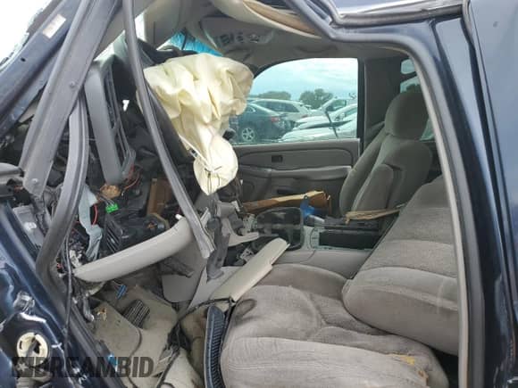 2004 Chevrolet Tahoe LS с VIN 1GNEK13Z04R161053, выставлен на аукционе Copart как лот 52486505 с пробегом Не указан миль и Списание • Salvage title. История ставок и продаж доступна на DreamBid. Изображение 7.
